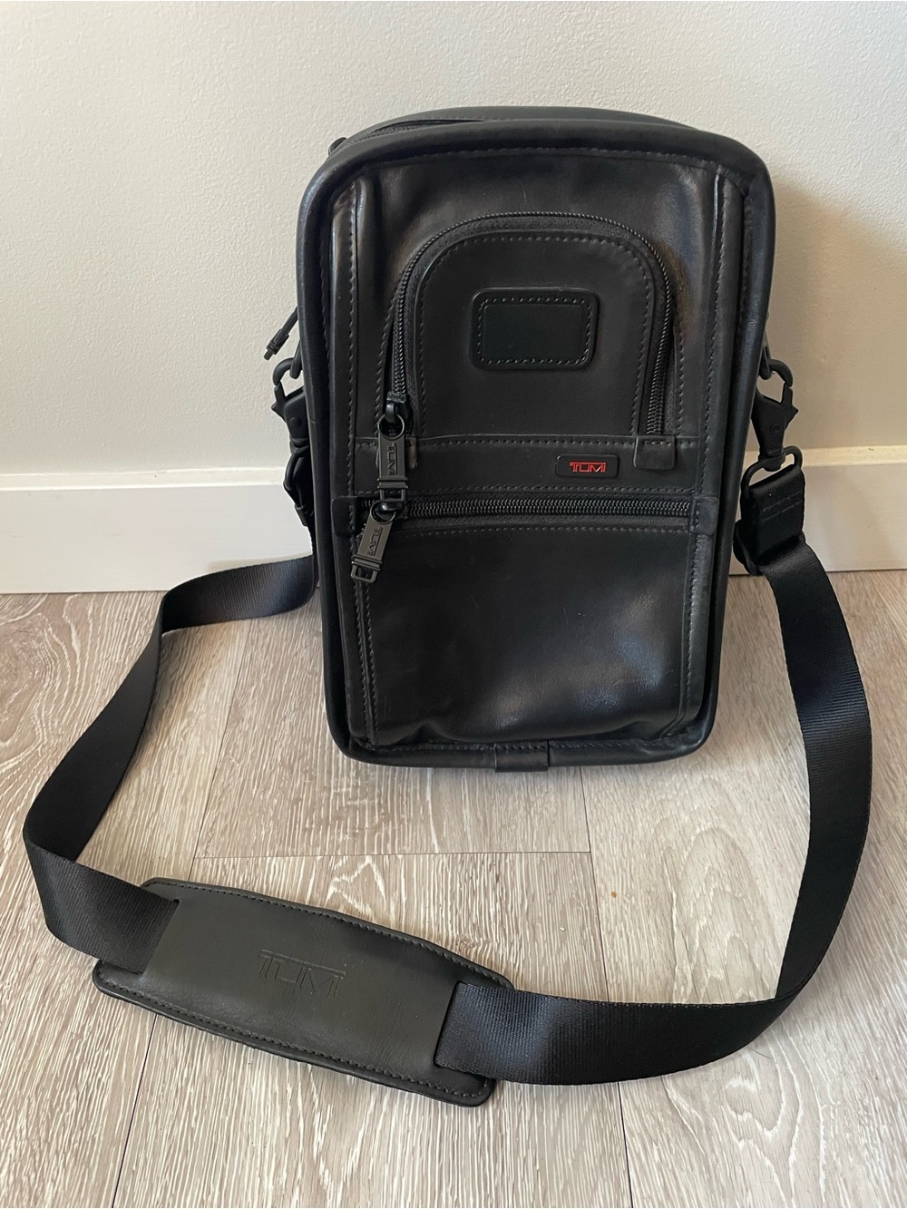 TUMI Genuine Leather Alpha Collection Organizer Crossbody Work School Travel
